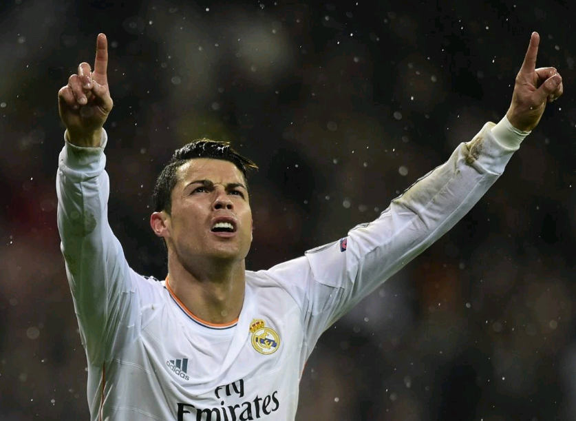  罗伊斯达成德甲三百场里程碑  