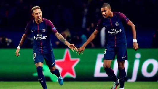  法甲史上首位00后裁判 执法焦点战获多方好评  